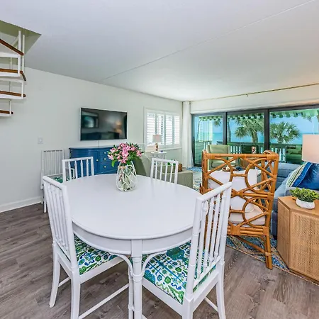 Beachfront Aldea 14